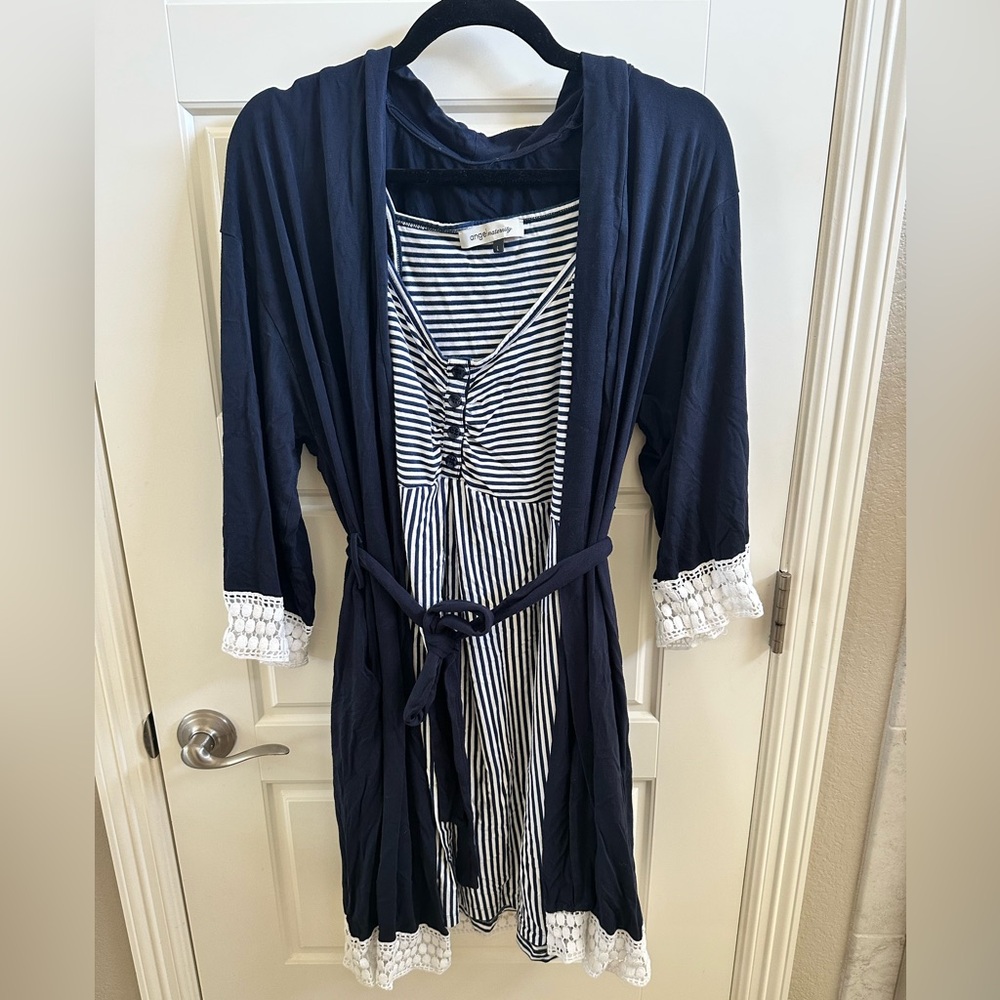 Angel Maternity Nursing Dress and Robe Set - Picture 2 of 5